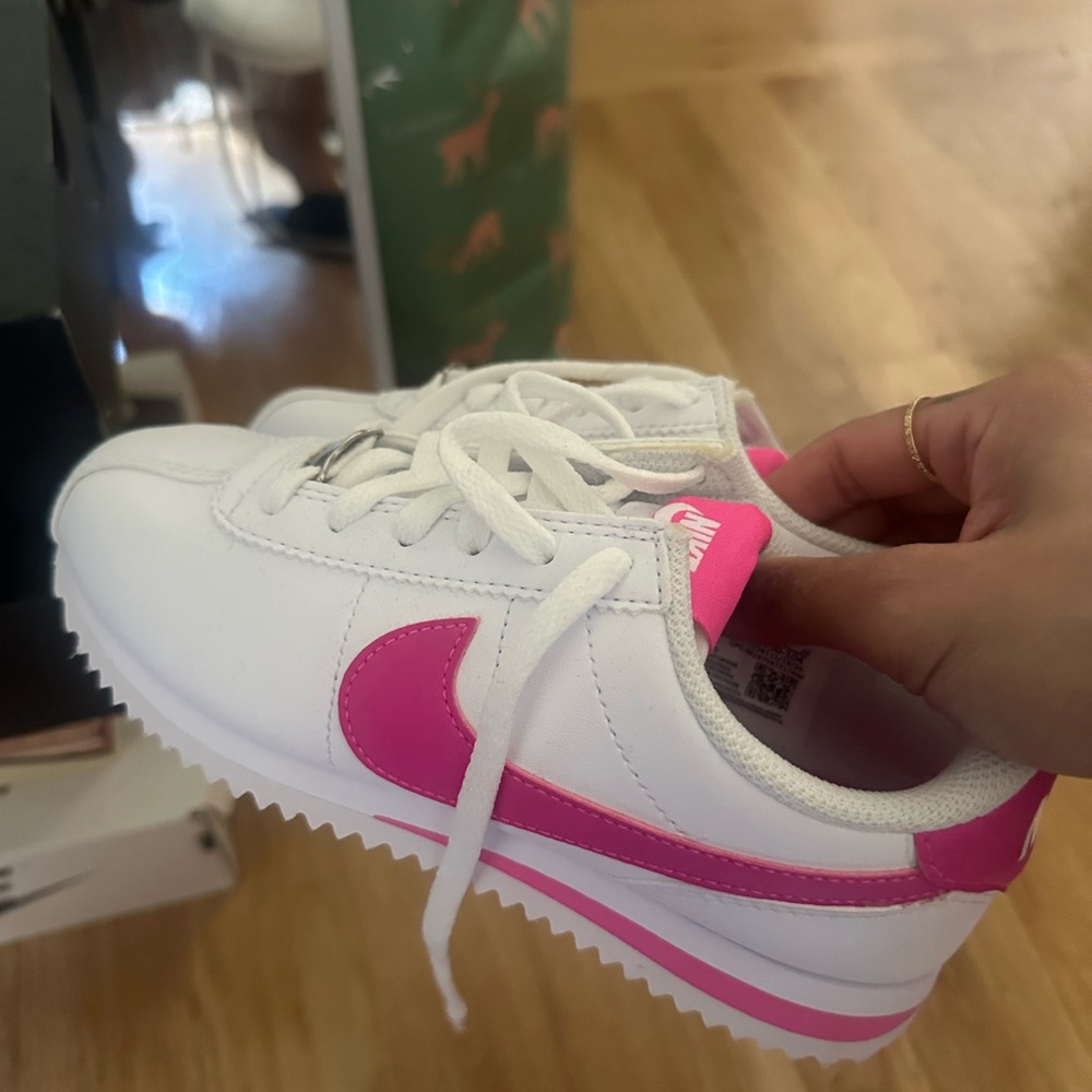 Nike Kids' Sneakers in White and Pink